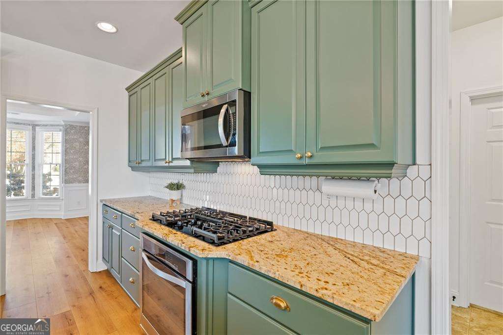 Lakefield Manor - Residential