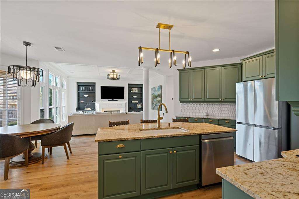 Lakefield Manor - Residential