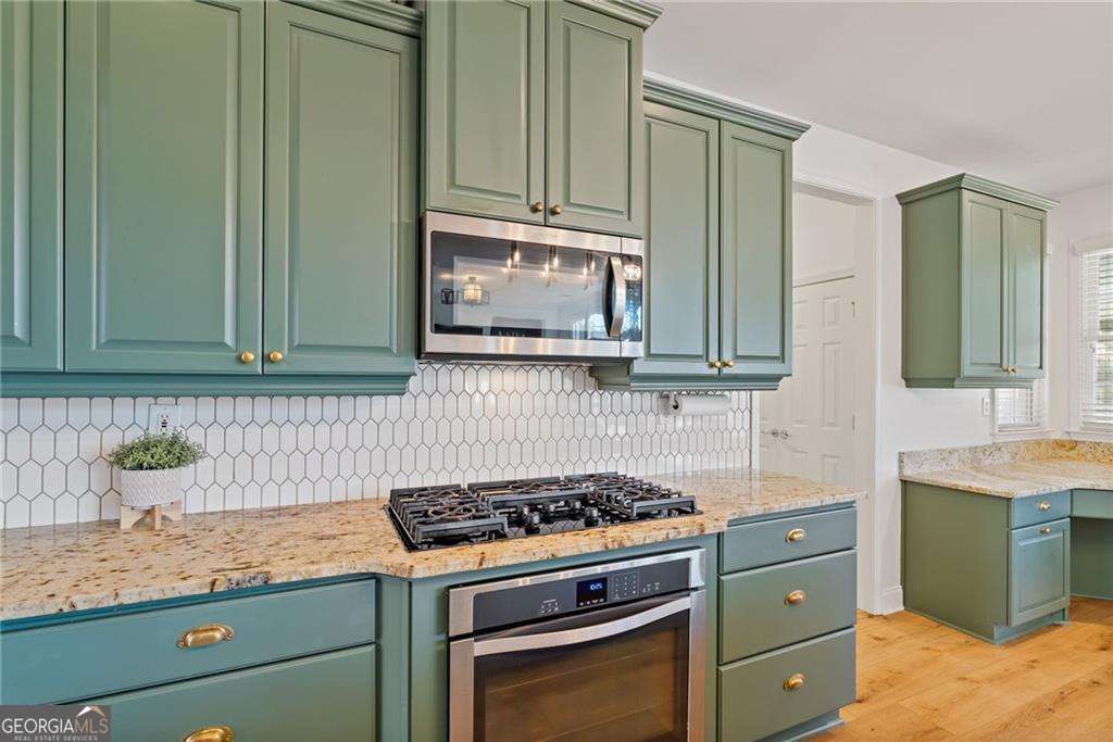 Lakefield Manor - Residential