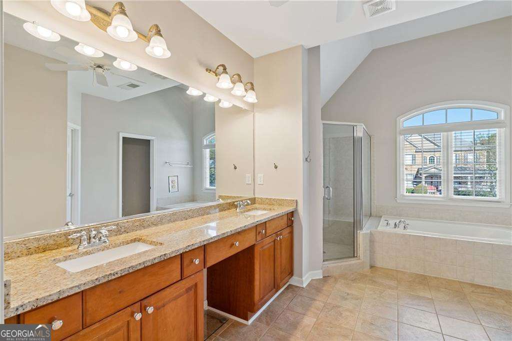 Lakefield Manor - Residential