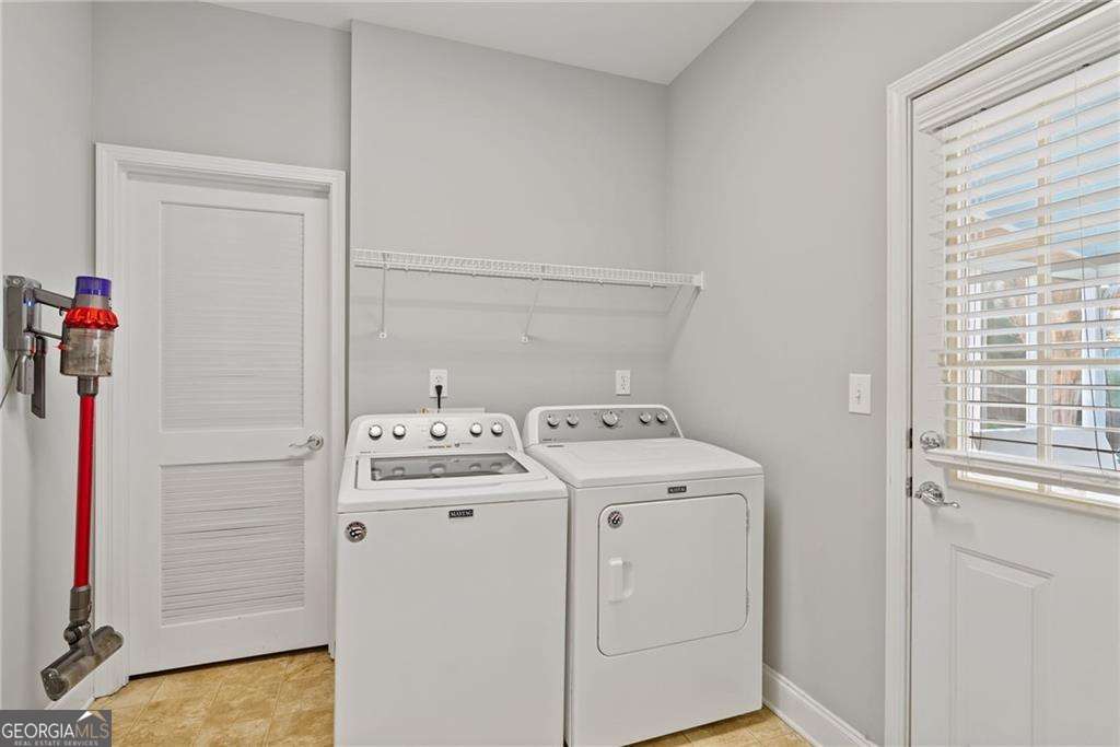 Lakefield Manor - Residential