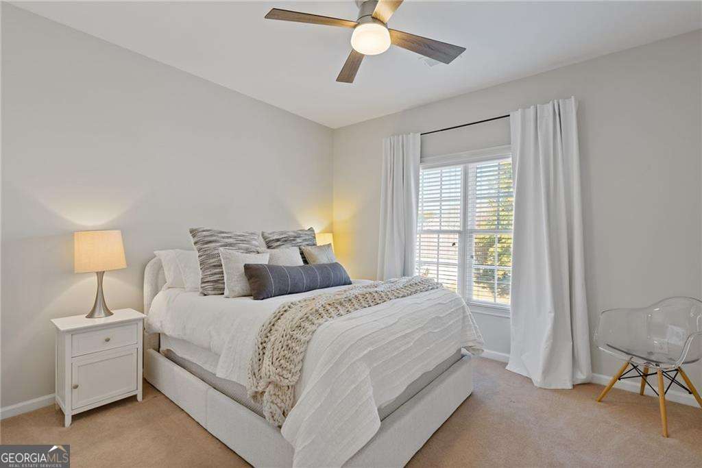 Lakefield Manor - Residential