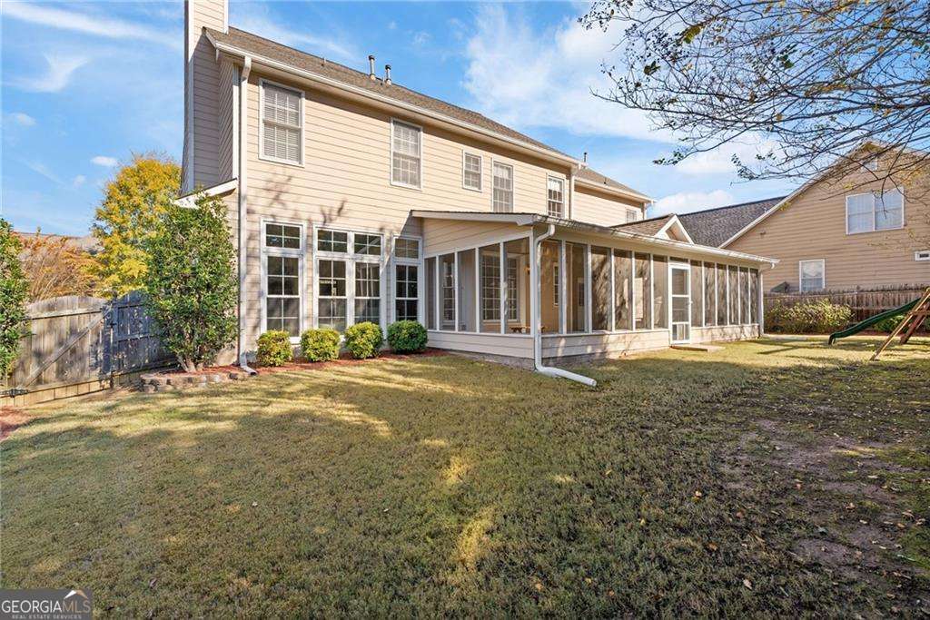 Lakefield Manor - Residential