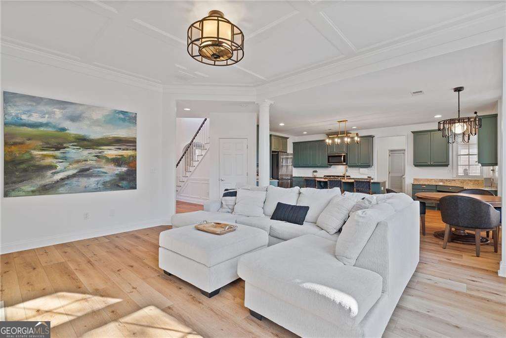 Lakefield Manor - Residential