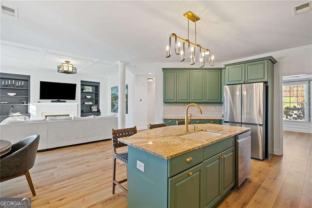 Lakefield Manor - Residential