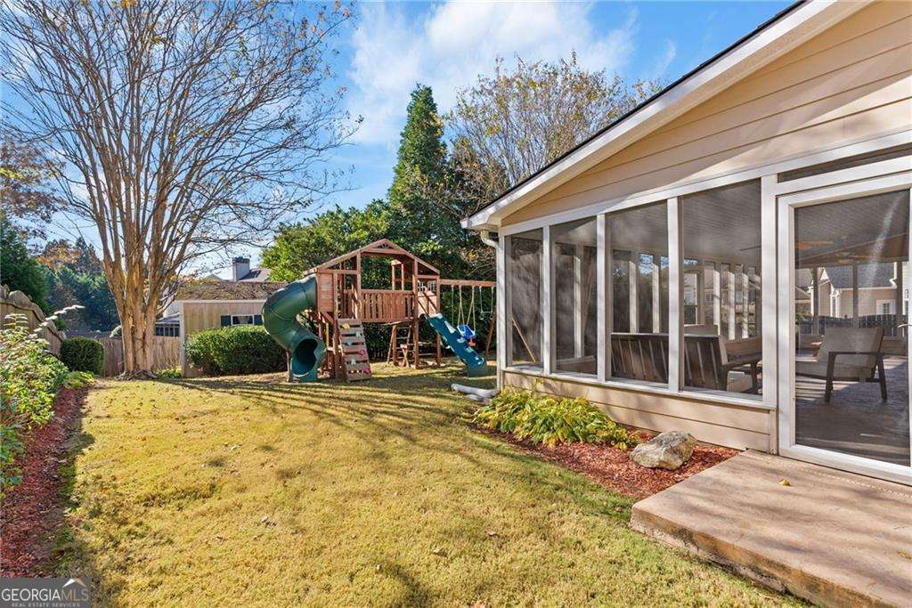 Lakefield Manor - Residential