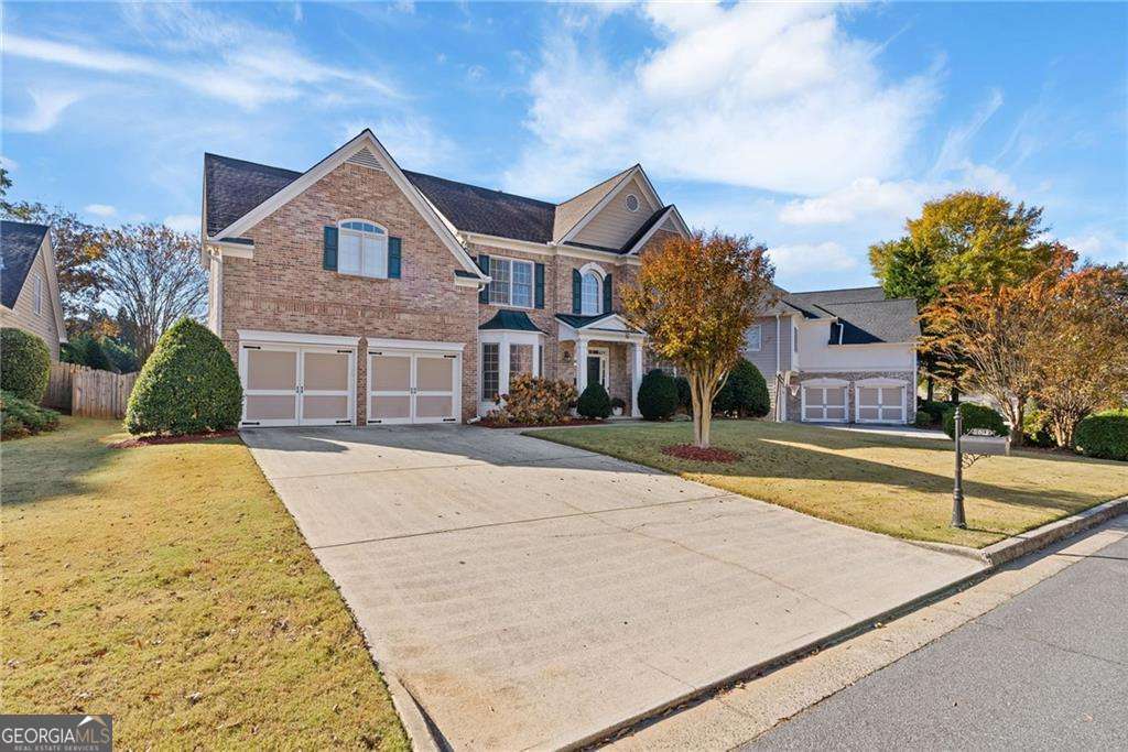 Lakefield Manor - Residential