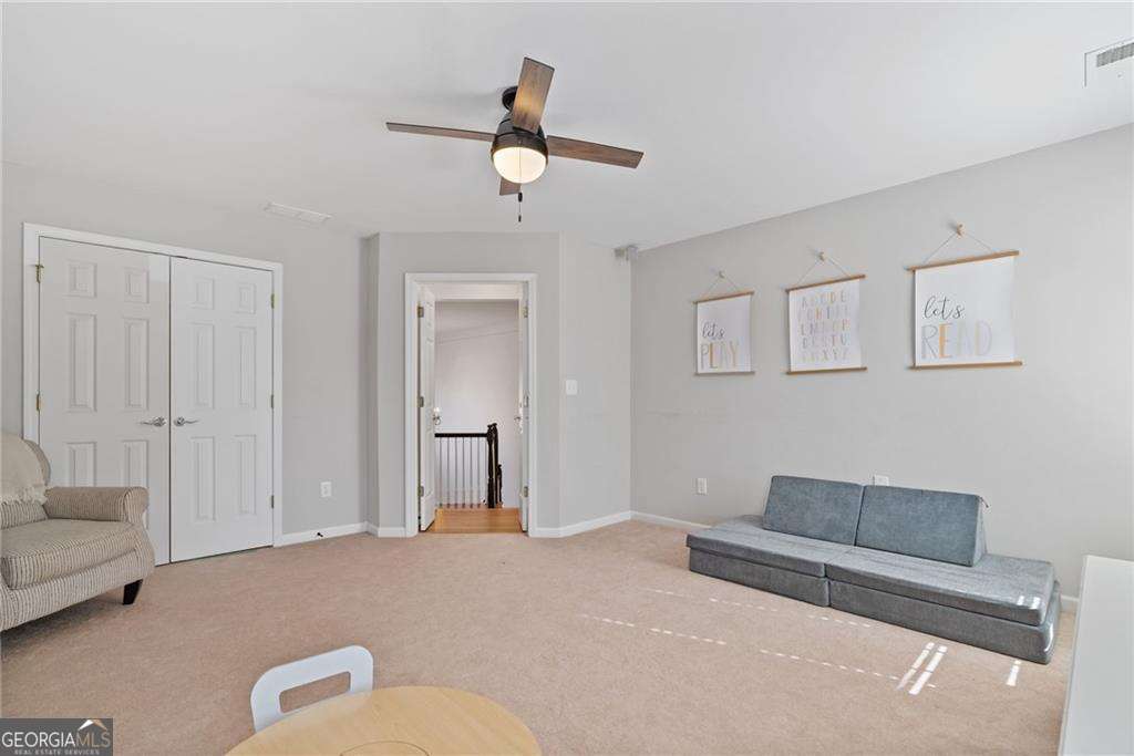 Lakefield Manor - Residential