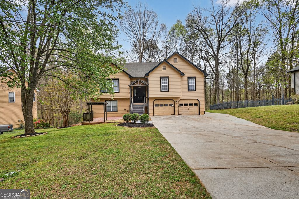 Photo of 5423 SUGAR MILL Dr, FLOWERY BRANCH, GA 30542 (MLS # 10767153)