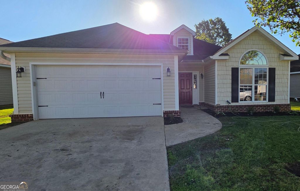 Photo of 410 Madison Place Parkway, Byron, GA 31008 (MLS # 10730045)
