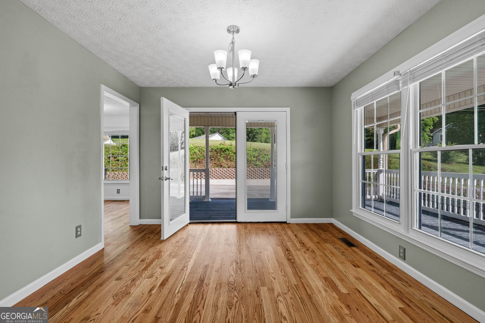 206 Piney Woods DR
