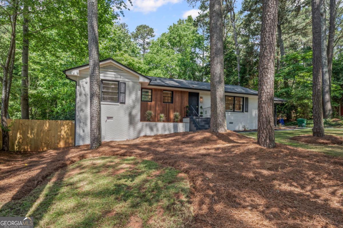2238 Pinecliff DR NE