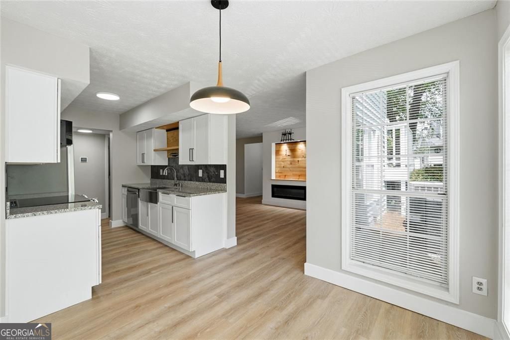 1403 Glenleaf DR