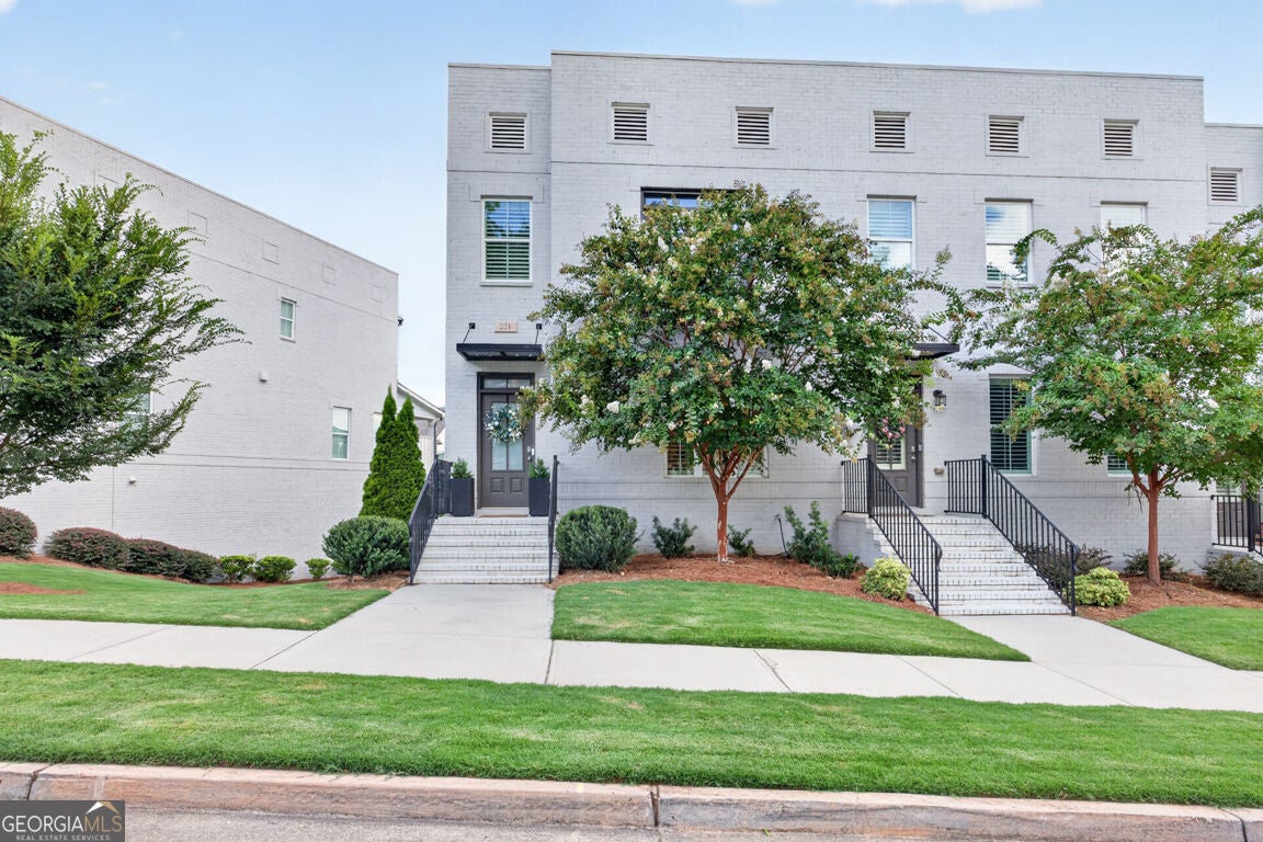 221 Nash ST