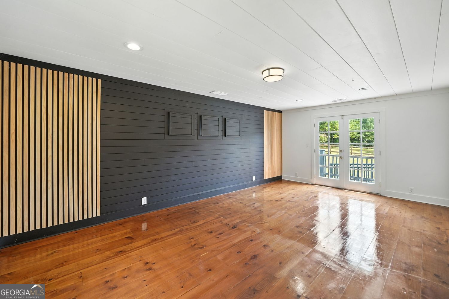 5 Acres - Residential