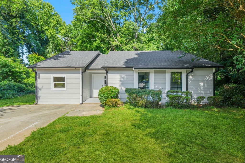 Photo of 3909 S Creek Court, Stone Mountain, GA 30083 (MLS # 10624711)