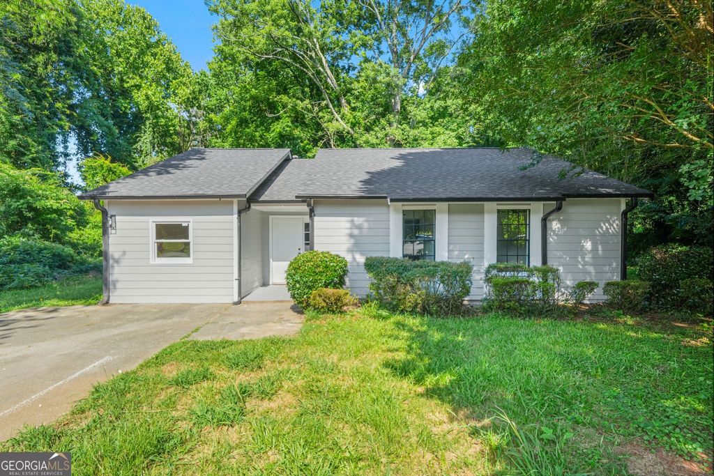 Photo of 3909 S Creek Court, Stone Mountain, GA 30083 (MLS # 10624711)