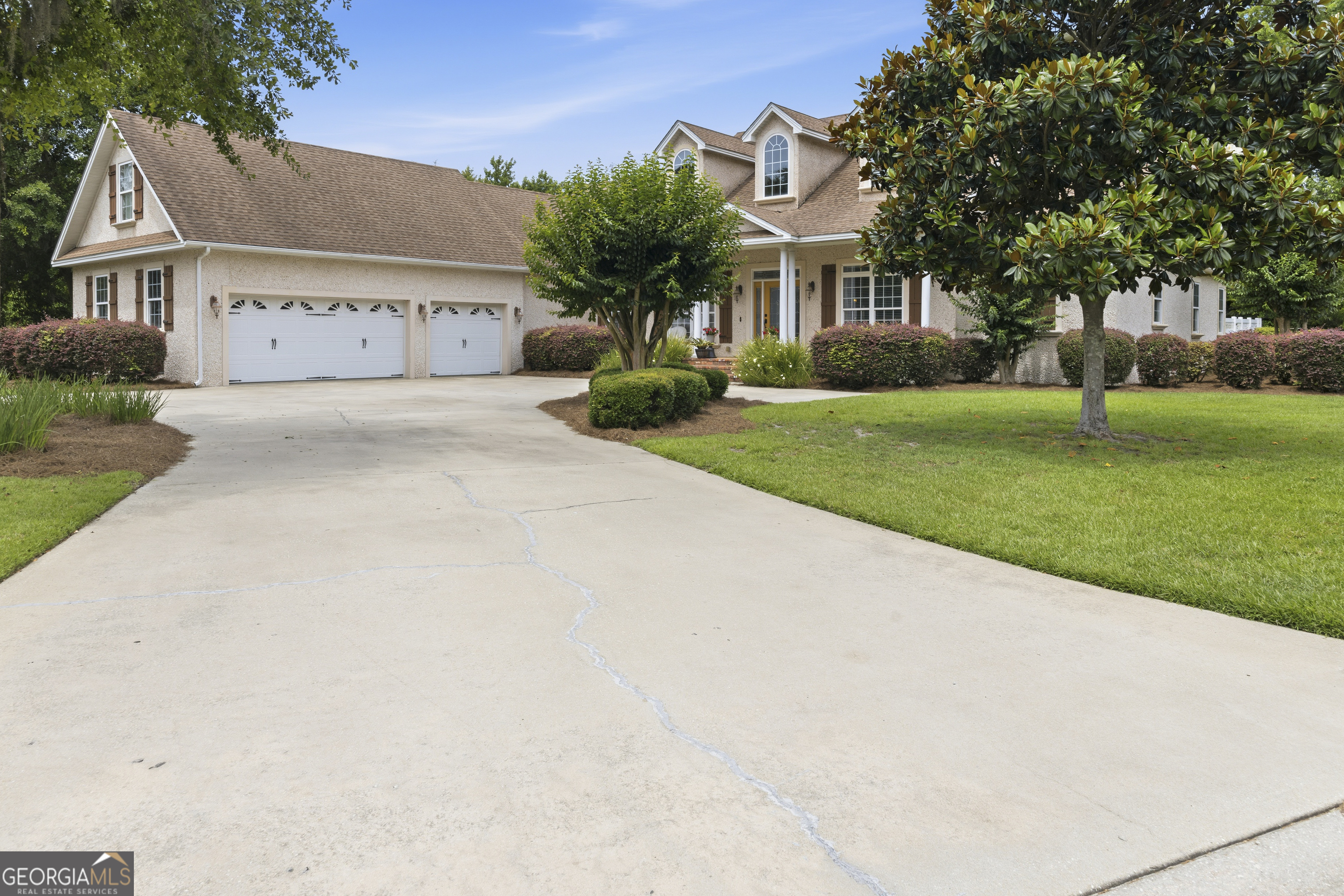 106 Majestic DR