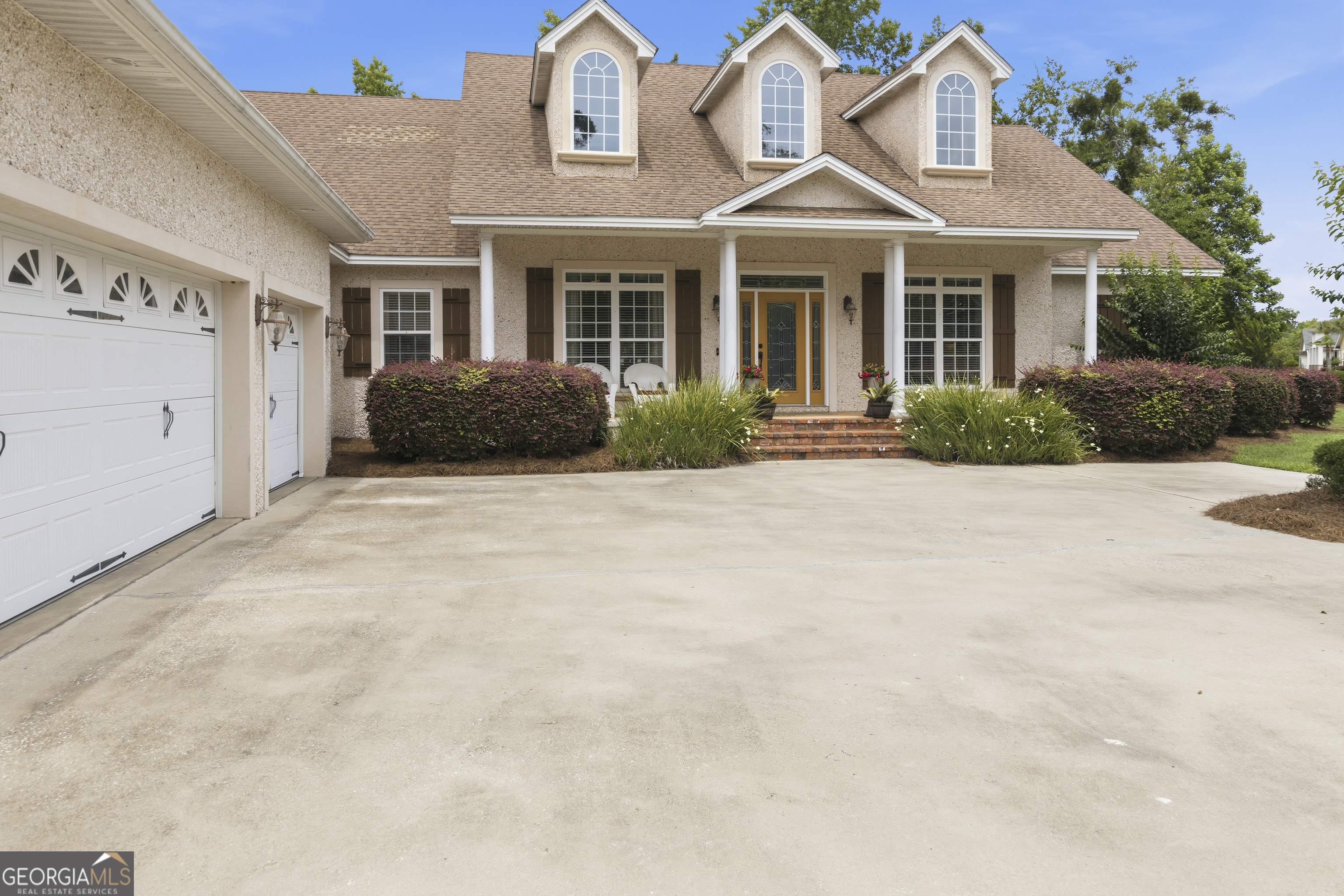 106 Majestic DR
