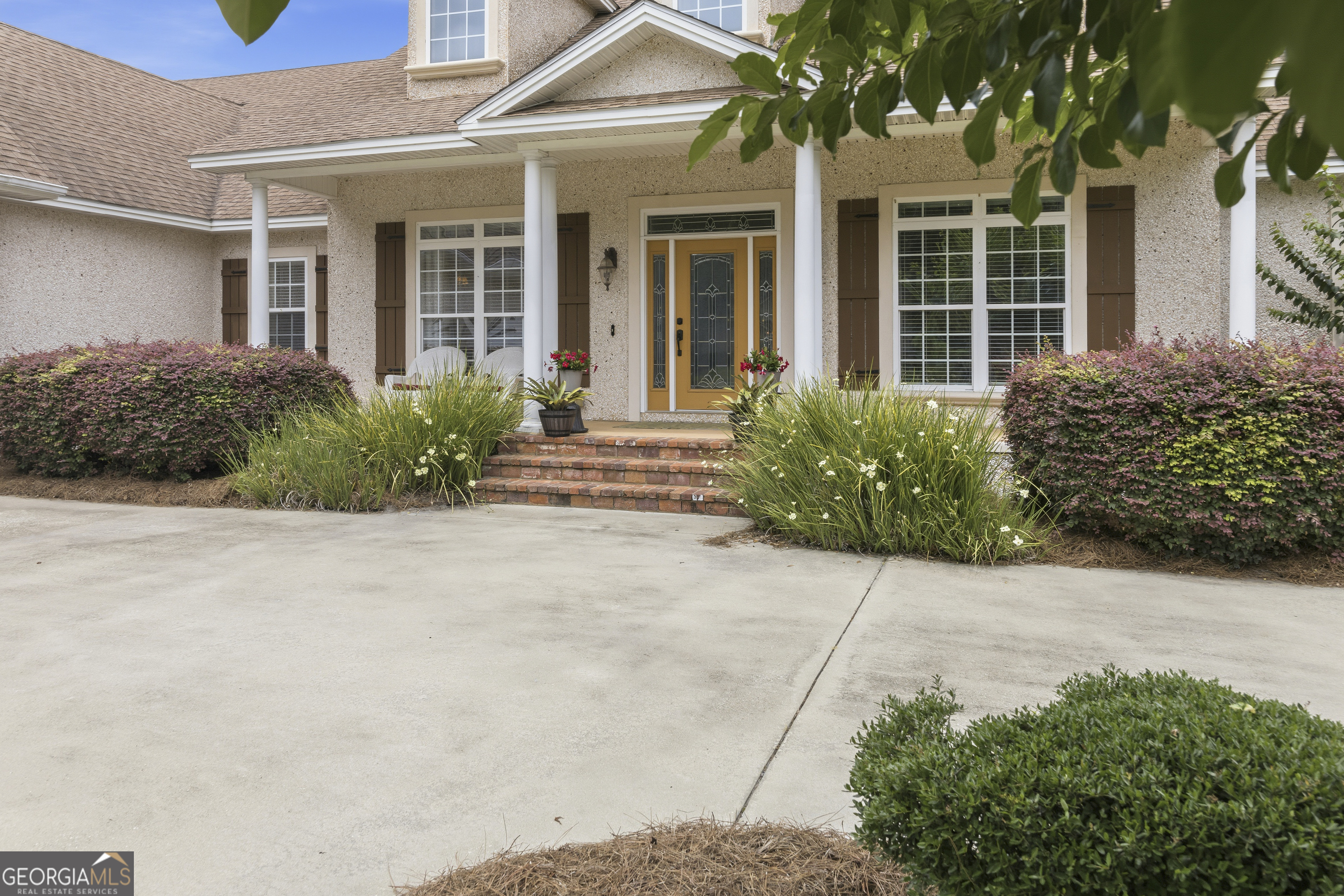 106 Majestic DR