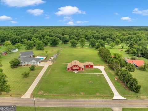 A home in Fort Valley