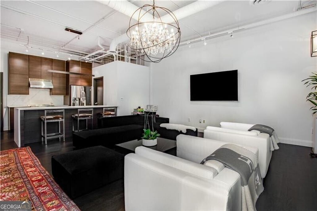 Photo of 3235 Roswell Road NE #409, Atlanta, GA 30305 (MLS # 10731660)