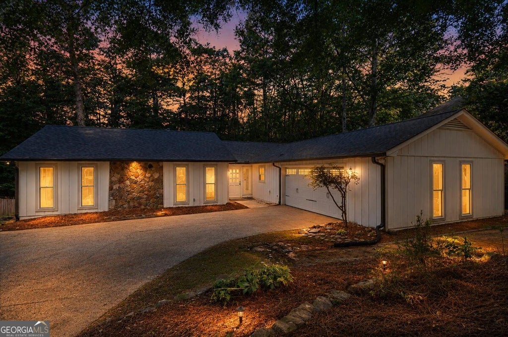 Photo of 9570 Hillside Drive, Roswell, GA 30076 (MLS # 10826565)