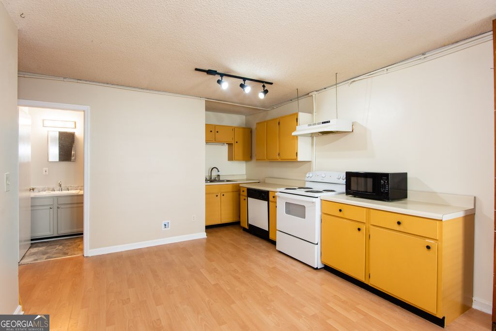 Photo of 664 Bellemeade Avenue NW #B-1, Atlanta, GA 30318 (MLS # 10794726)