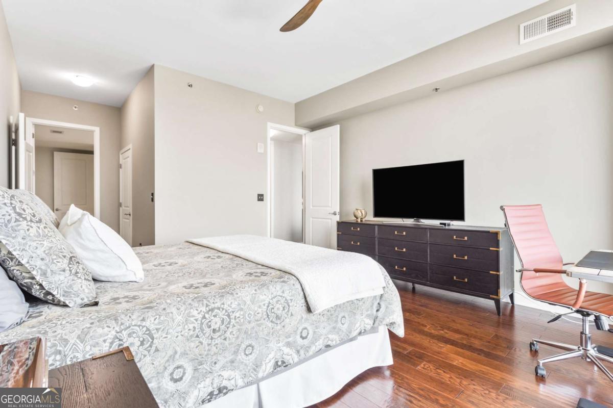 270 17th ST NW 4208