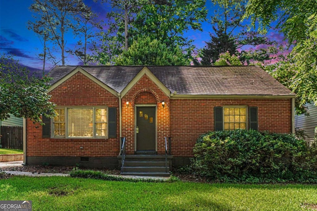 Photo of 1511 Deerwood Drive, Decatur, GA 30030 (MLS # 10786830)