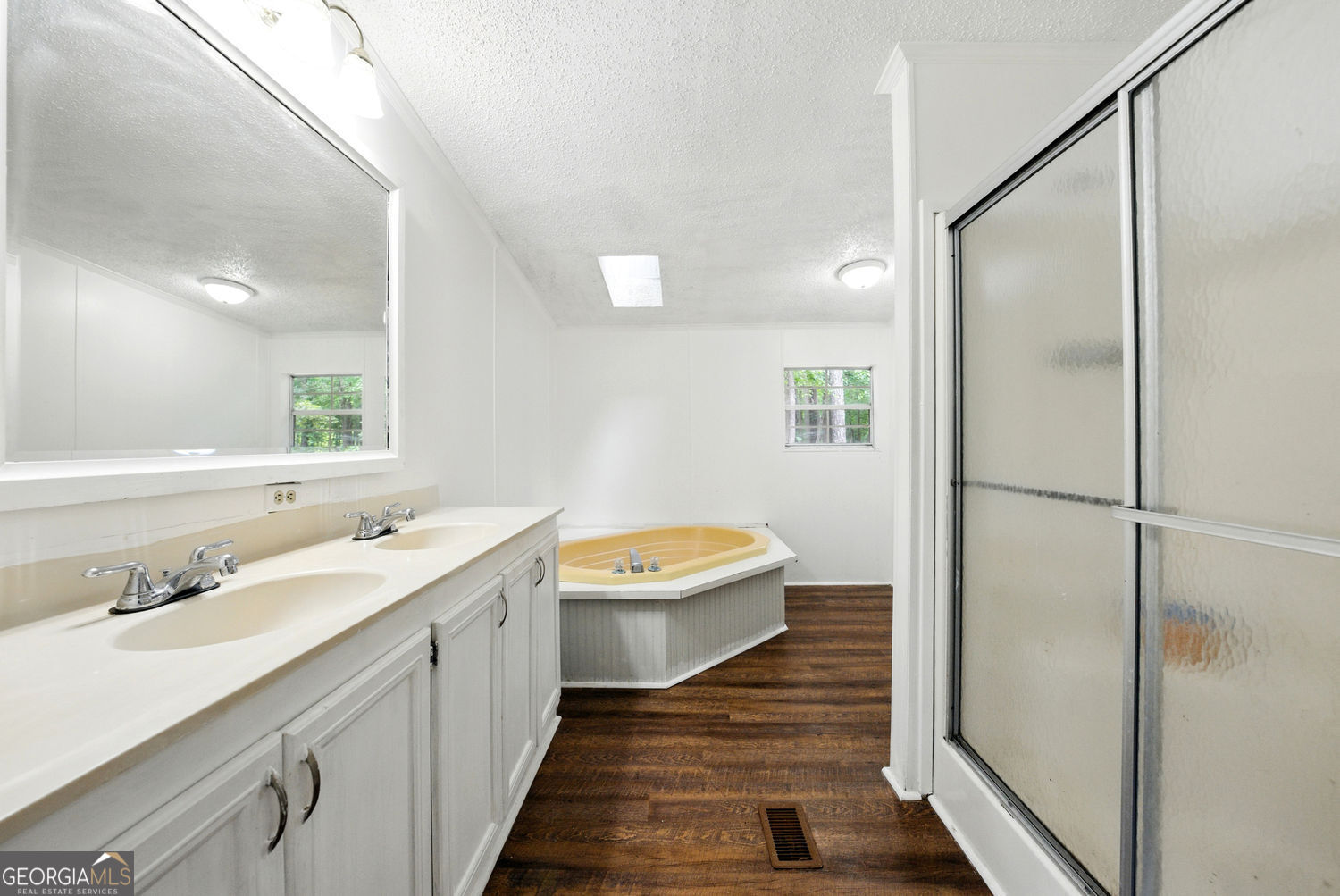 Canton, Georgia 30114, United States, 6 Bedrooms Bedrooms, ,4 BathroomsBathrooms,Residential,Pending,141837