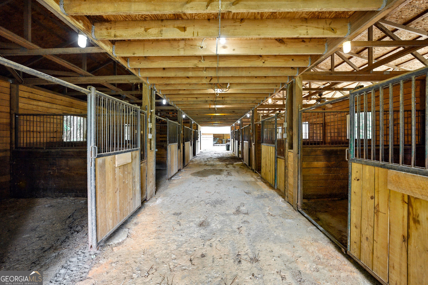 Canton, Georgia 30114, United States, 6 Bedrooms Bedrooms, ,4 BathroomsBathrooms,Residential,Pending,141837