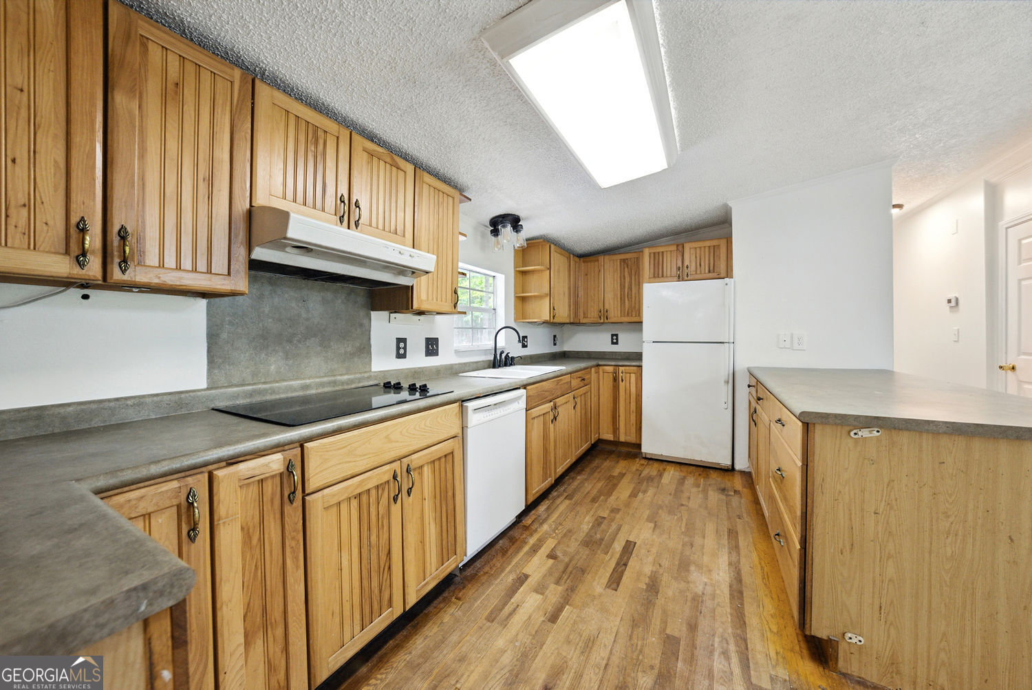 Canton, Georgia 30114, United States, 6 Bedrooms Bedrooms, ,4 BathroomsBathrooms,Residential,Pending,141837