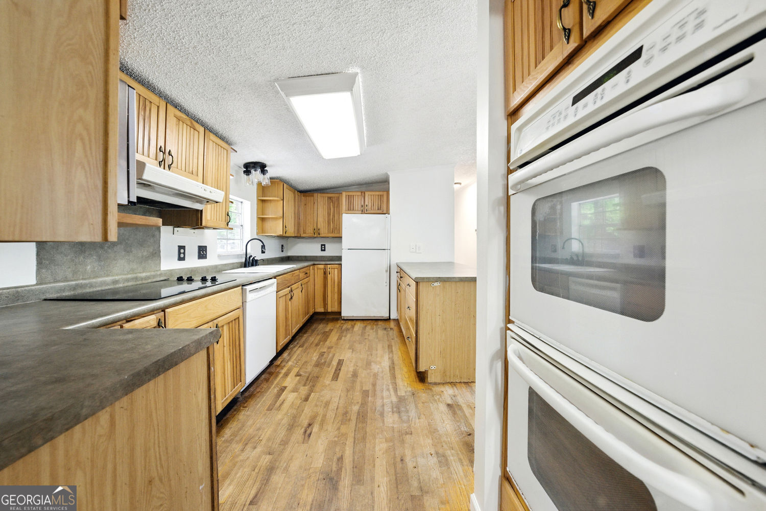 Canton, Georgia 30114, United States, 6 Bedrooms Bedrooms, ,4 BathroomsBathrooms,Residential,Pending,141837