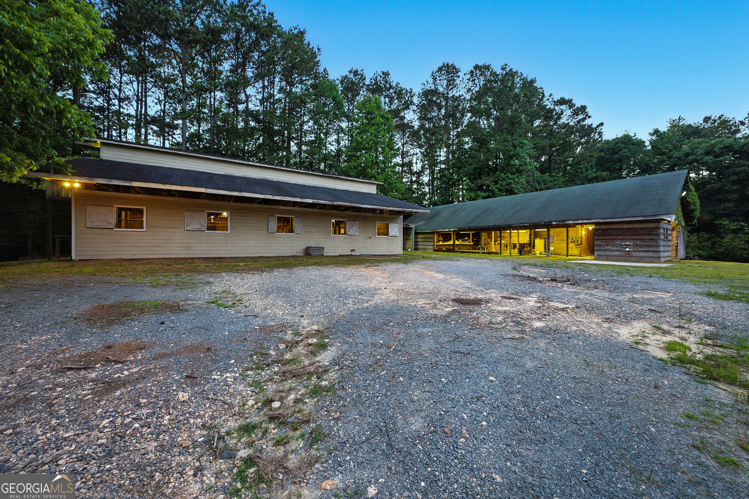 Canton, Georgia 30114, United States, 6 Bedrooms Bedrooms, ,4 BathroomsBathrooms,Residential,Pending,141837