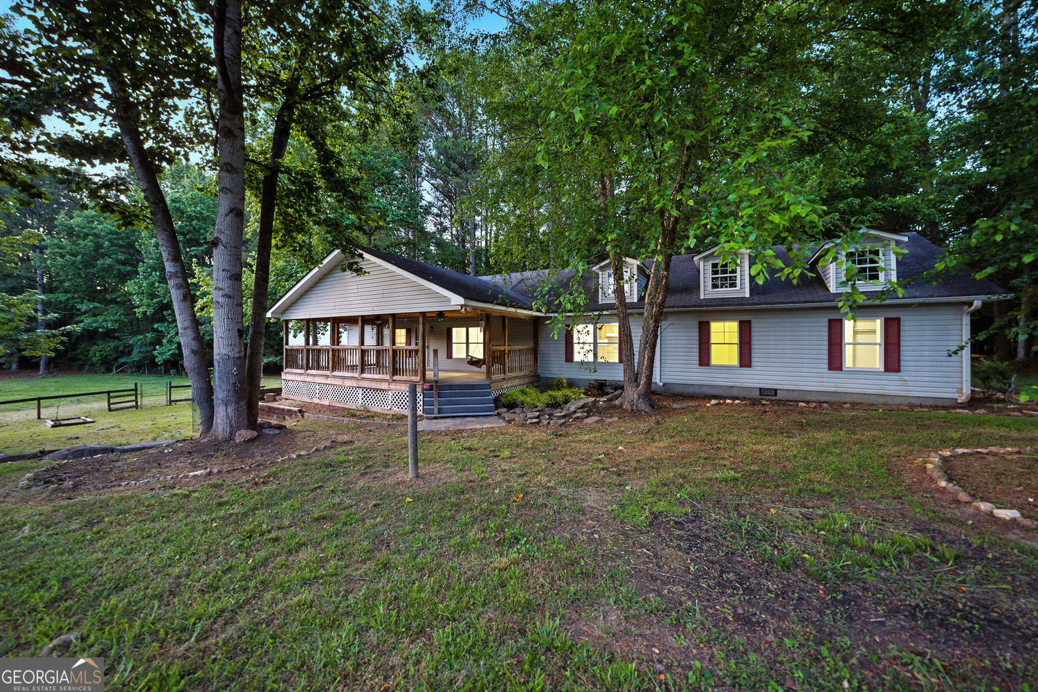 Canton, Georgia 30114, United States, 6 Bedrooms Bedrooms, ,4 BathroomsBathrooms,Residential,Pending,141837