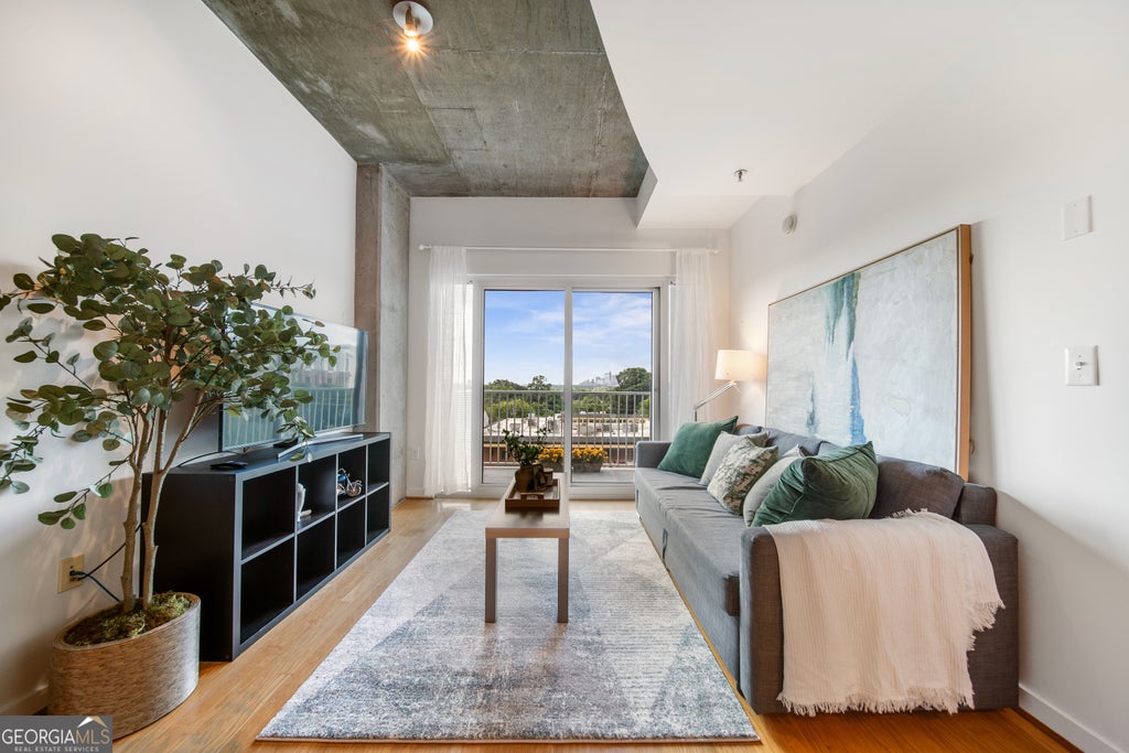 Photo of 250 Pharr Road NE #412, Atlanta, GA 30305 (MLS # 10807305)