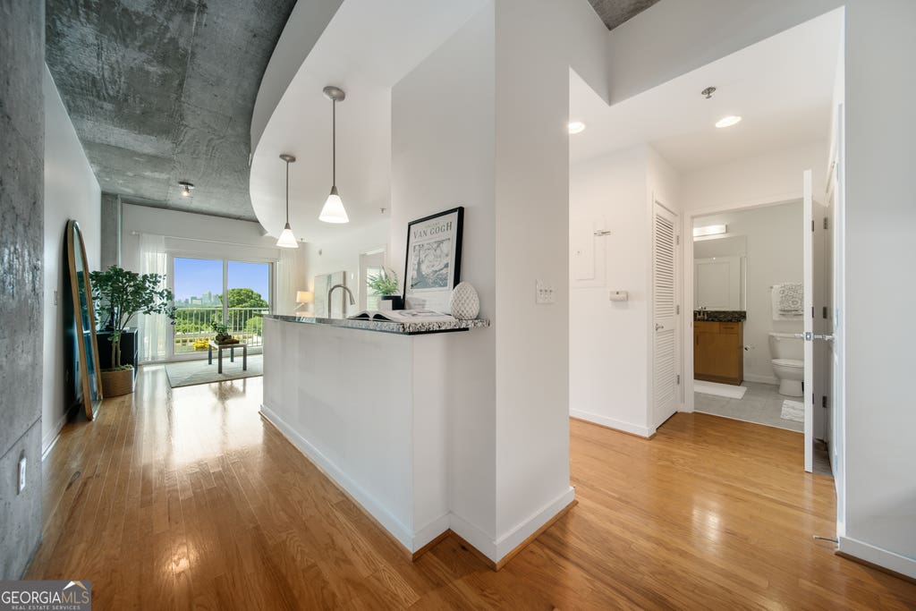 Photo of 250 Pharr Road NE #412, Atlanta, GA 30305 (MLS # 10807305)