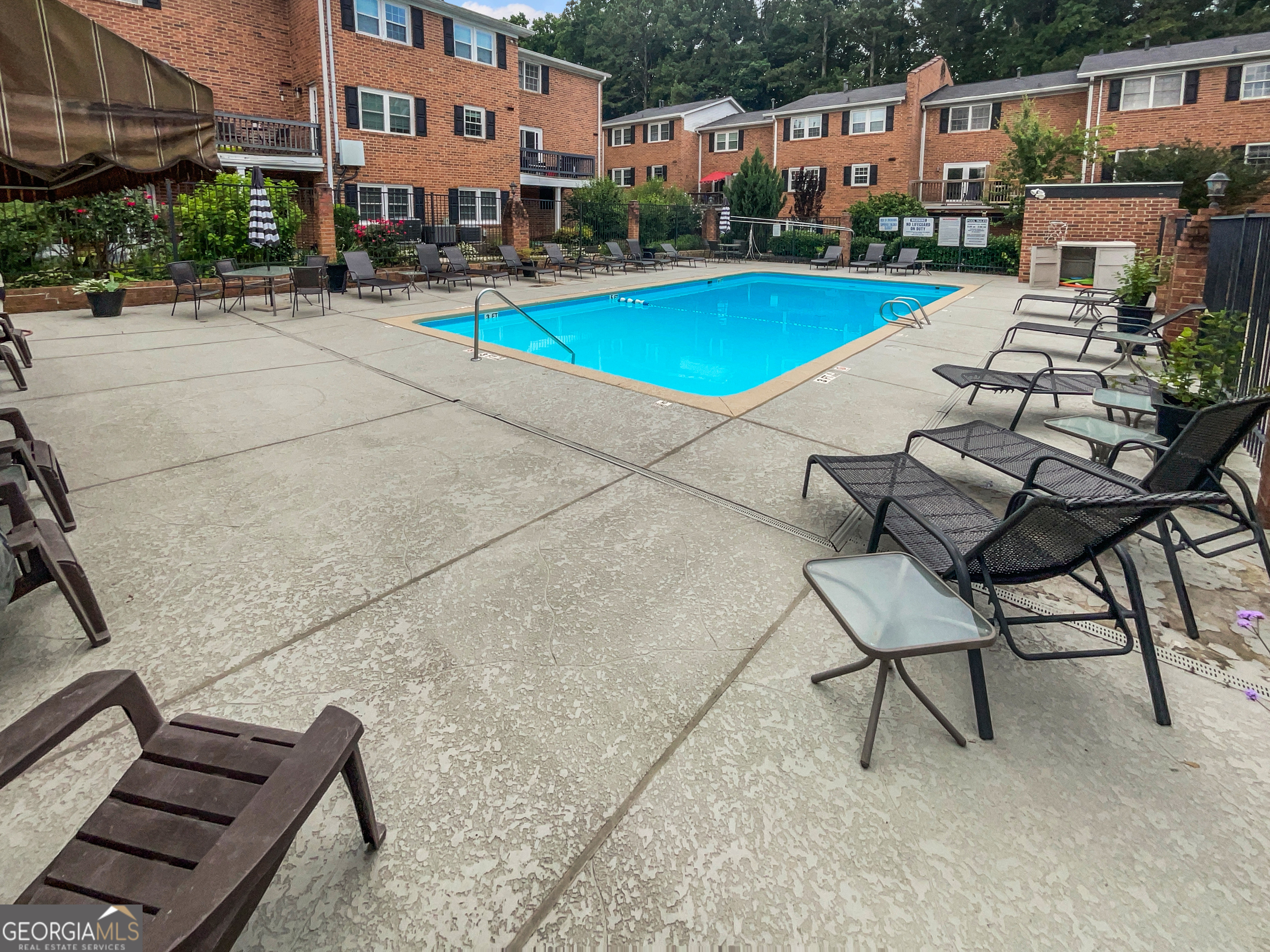 6520 Roswell RD 68