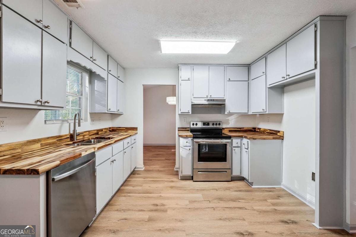 728 Stonebridge CRES