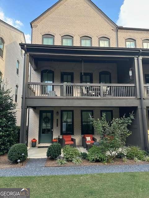 Halcyon is a one-of-a-kind find. Just steps from the Greenway, pool, all the amenities Halcyon has to offer, including Trader Joe's. Enjoy two covered porches. The open-concept living area features hardwood floors, ship lap throughout, lots of natural light, and ceiling fans. Gourmet kitchen features stainless steel appliances, a gas stove, quartz countertops, and tile backsplash, a large island, a beautiful bar, and a walk-in pantry-an office nook, family room with fireplace, and a half bath complete the main level. Upstairs, the spacious master suite features a luxurious en-suite bathroom with a double vanity, soaking tub, walk-in shower, private water closet, and a custom closet. The two additional bedrooms upstairs are generously sized with plenty of closet space. A laundry room and an additional large closet for storage in the hallway. The lower level features a bedroom/bonus room, ideal for a home office, gym, or media room, plus a full bathroom. The two-car garage has ample room for storage. Don't miss this beautiful move-in-ready townhome. Owner/List Agent
