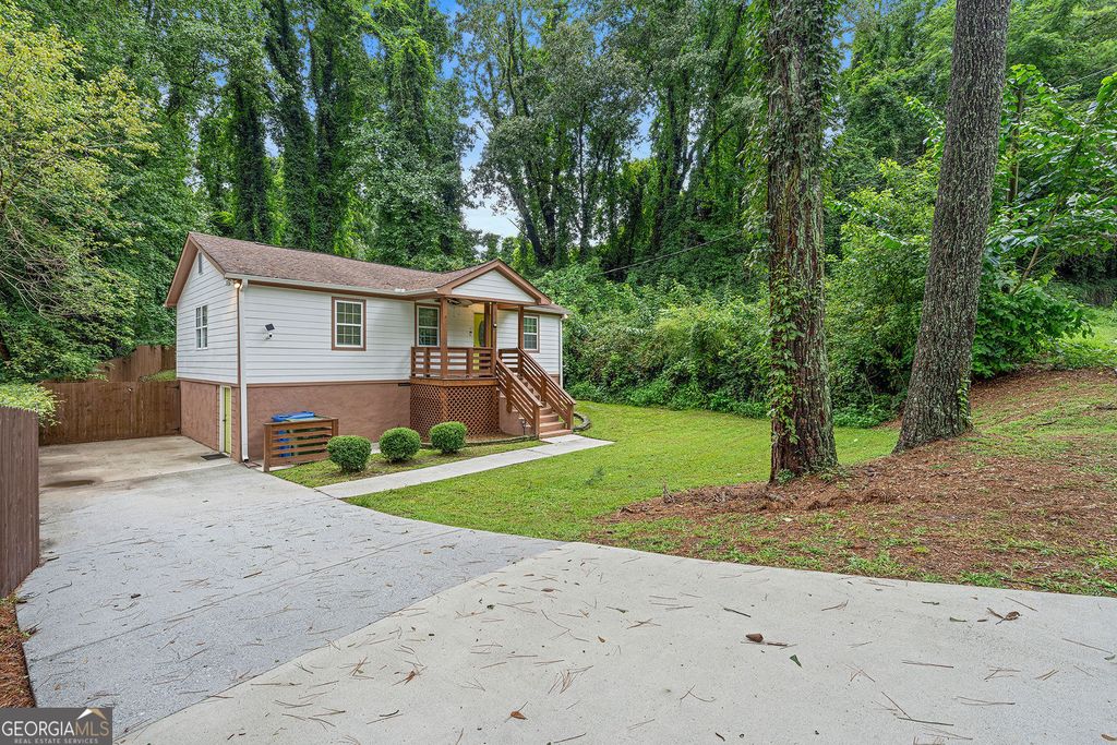 Photo of 2176 Pansy Street NW, Atlanta, GA 30314 (MLS # 10774265)