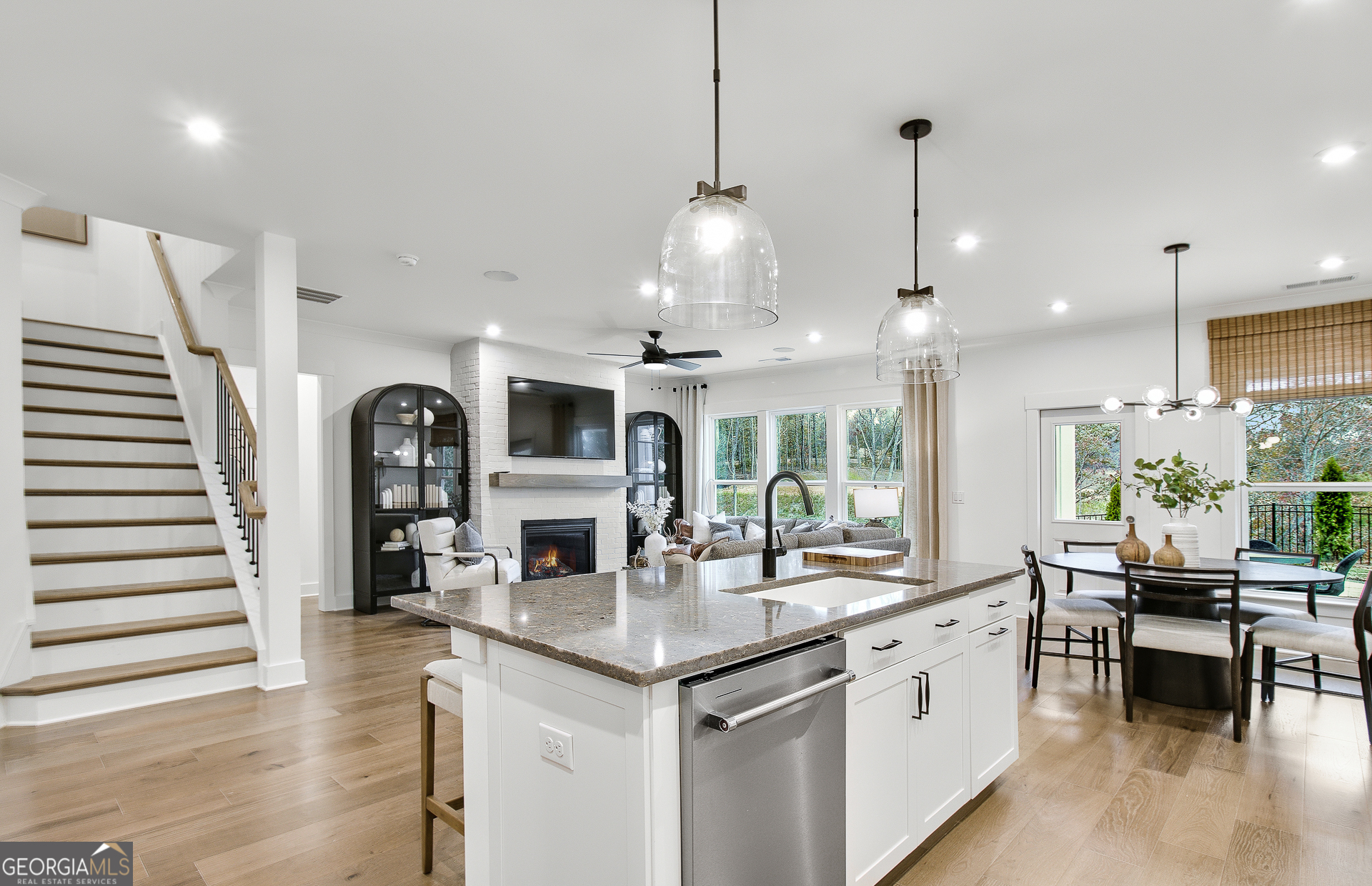 280 Rockledge BND SW