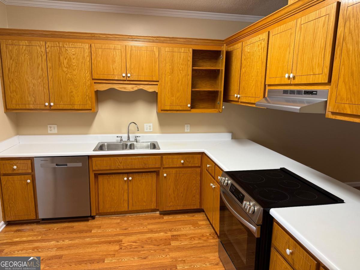 505 Roberts St, A & B