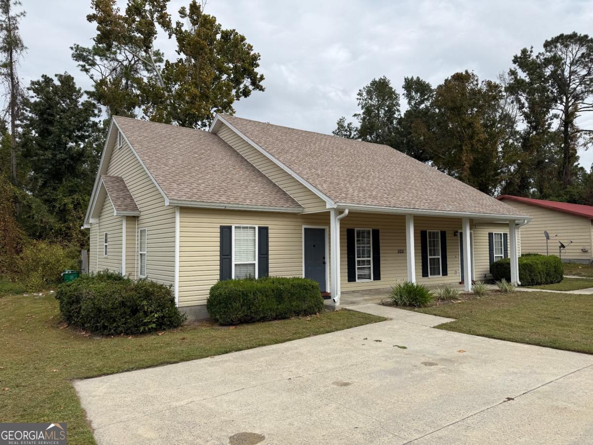 505 Roberts St, A & B