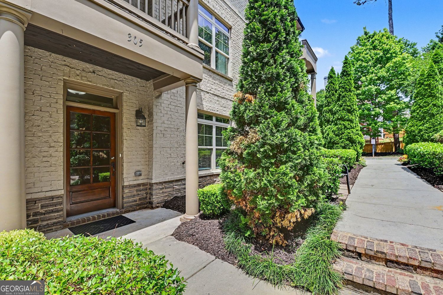 305 Garland Woods CT