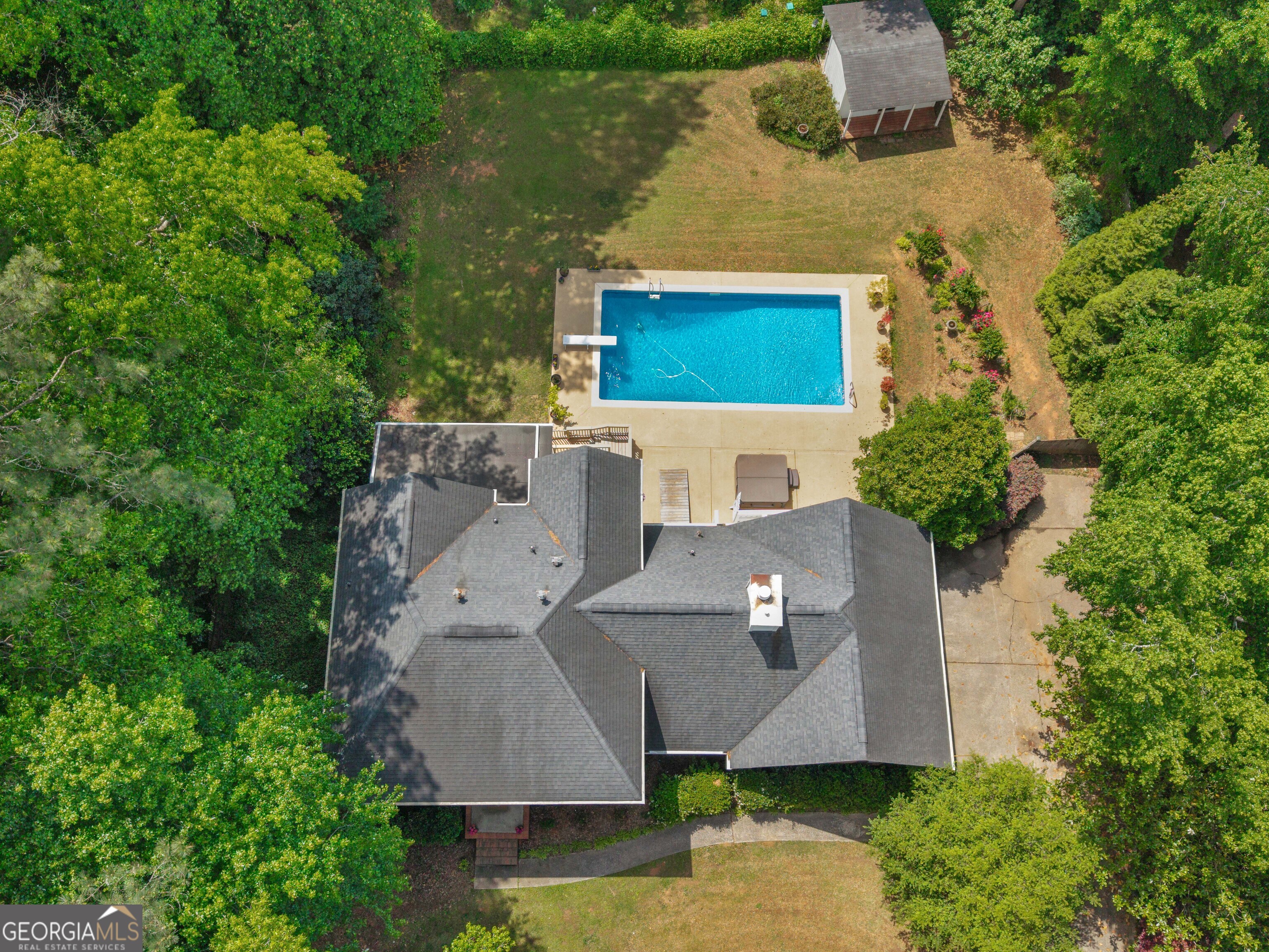 8601 N Shore DR