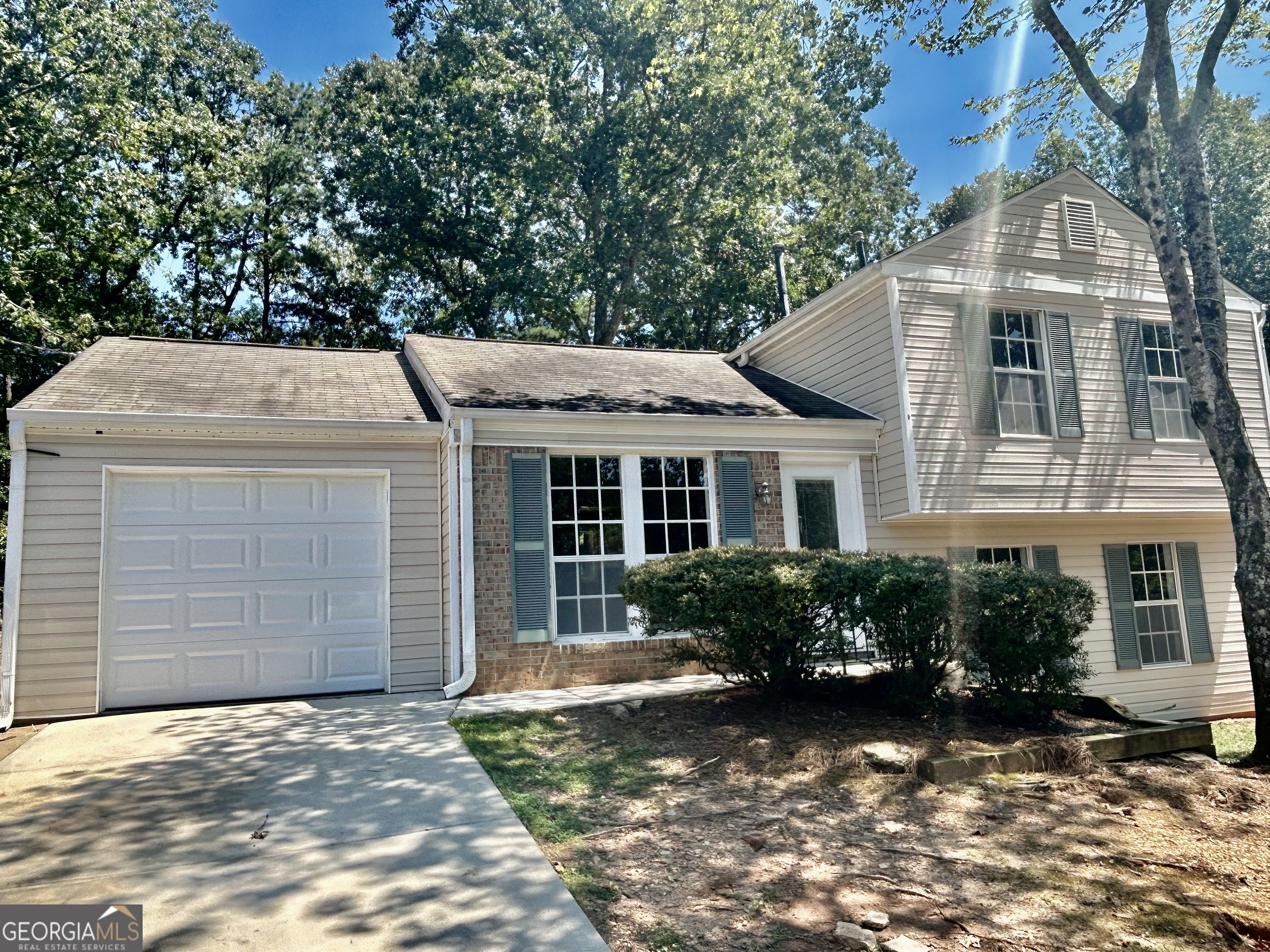 Newly renovated 3 Bedrooms & 2 Full Baths home in Alpharetta. New paint, new granite, new tile backsplash, new refrigerator, new lighting, new LPV flooring, new blinds and so much more. Tenants will pay all utilities and lawn care. Must have good credit and good rental history and make at least 3X the rent. The security deposit is $2200.00 plus first month's rent $2200.00 plus, pet deposit (small pets only) of $350.00 nonrefundable. Tenant must pay non-refundable $55 application fee per all occupants 18 years old and up. Tenant must pay for renters' insurance and show proof of having at the signing of the lease. Tenant is responsible for landscape. Great school district. Close to 400 & Avalon. Agents please use showing time.