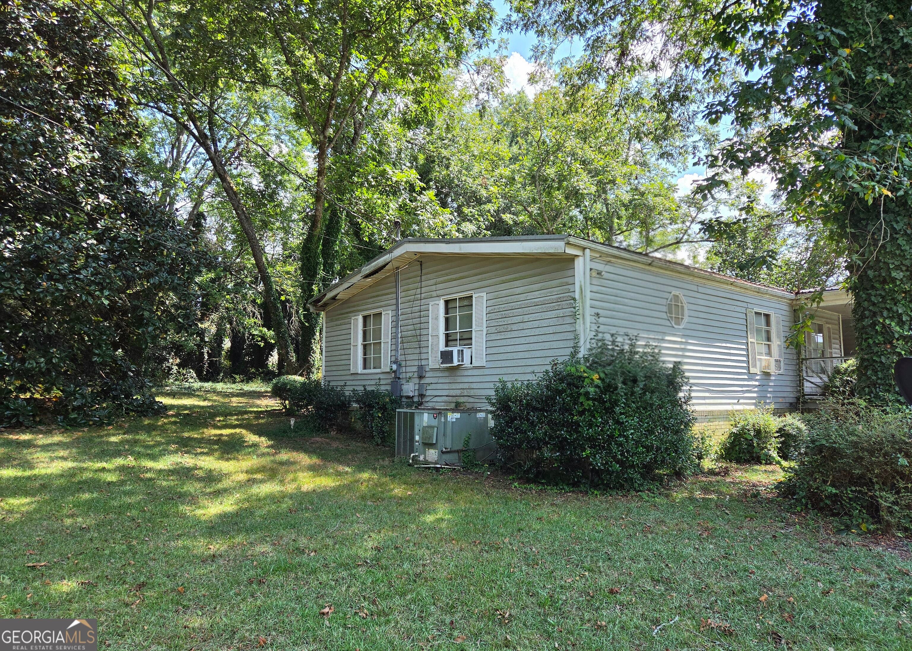 810 Steele DR