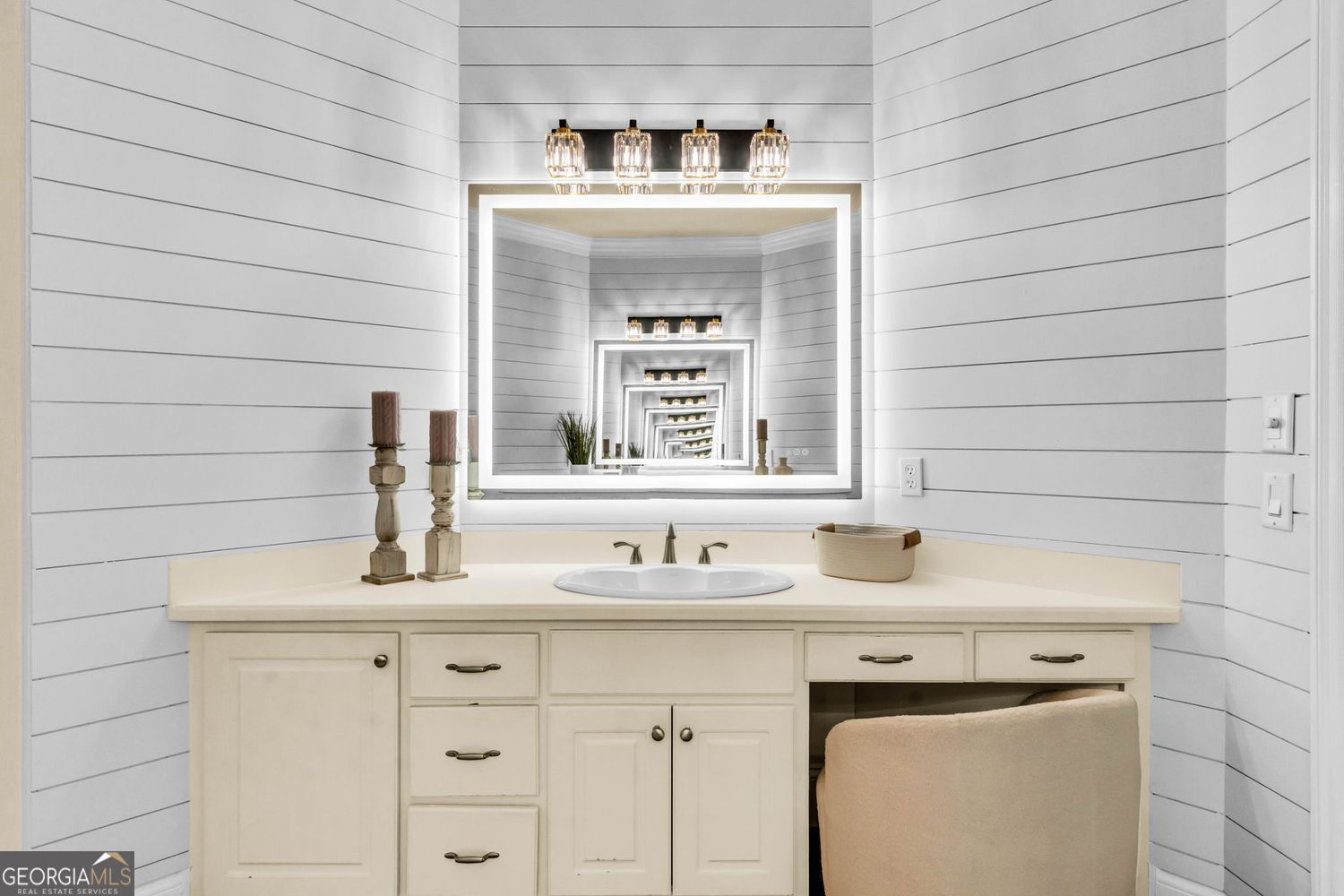 BRADSHAW FARM - Residential